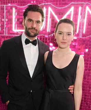 Daisy Ridley with her husband, Tom Bateman.